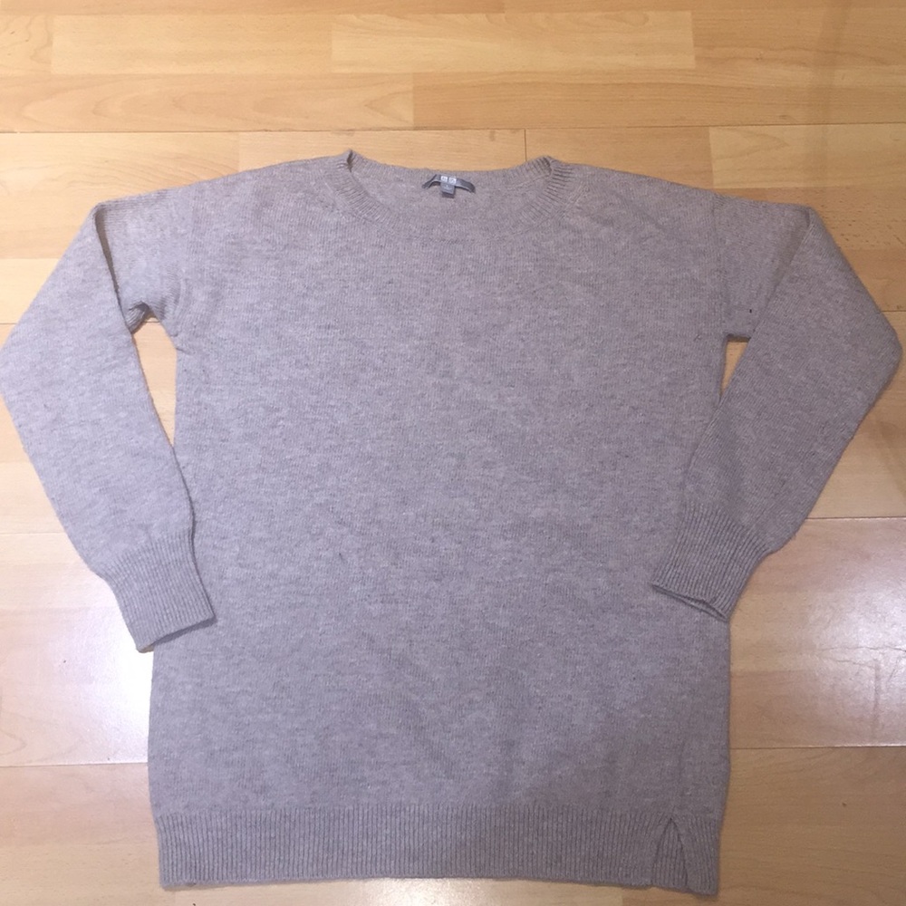 Uniqlo Women’s Wool Sweater Size-Large